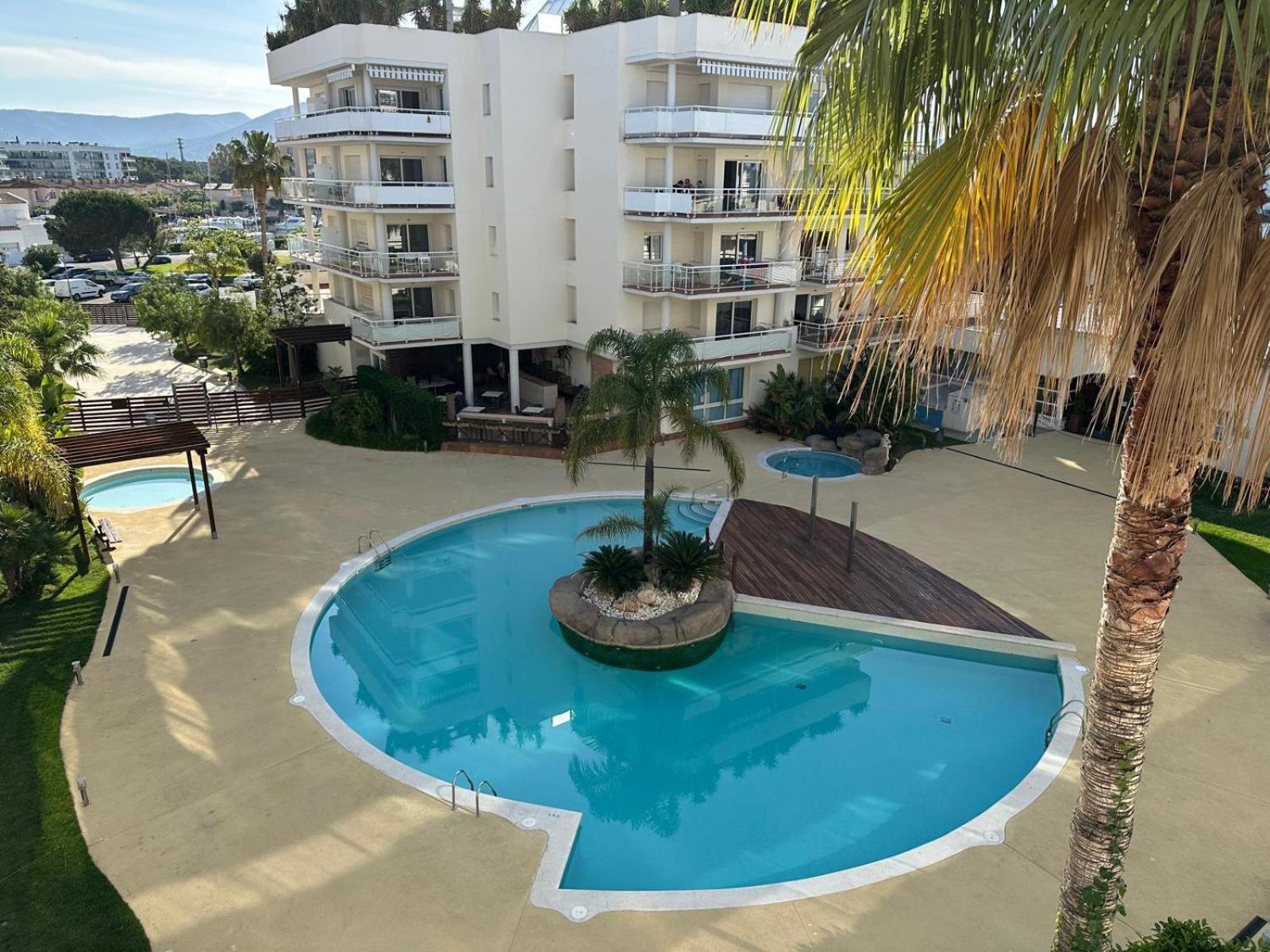 Ferienwohnung Bonito Piso En Roses Con Piscina Y Parking Av-66 Exterior foto